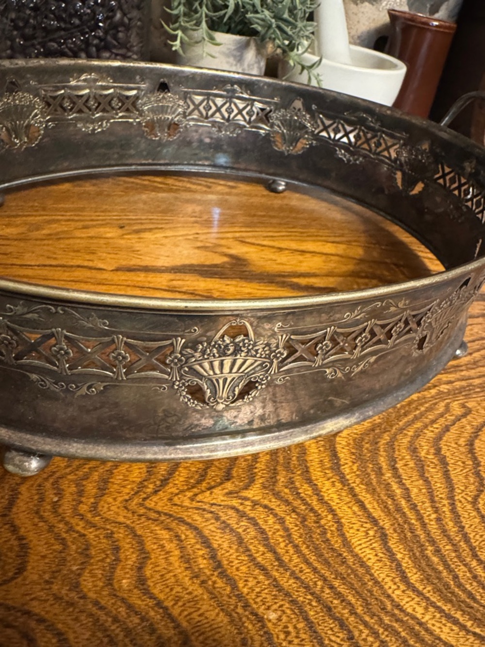 Ornate Silver Oval casserole dish holder - Picture 3 of 10